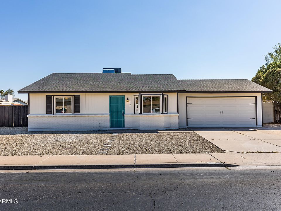 1st image of 2851 E EDGEWOOD Avenue