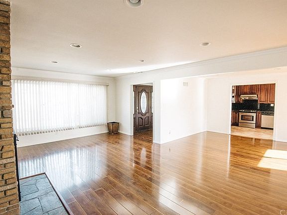 3rd image of 2980 E Del Mar Blvd
