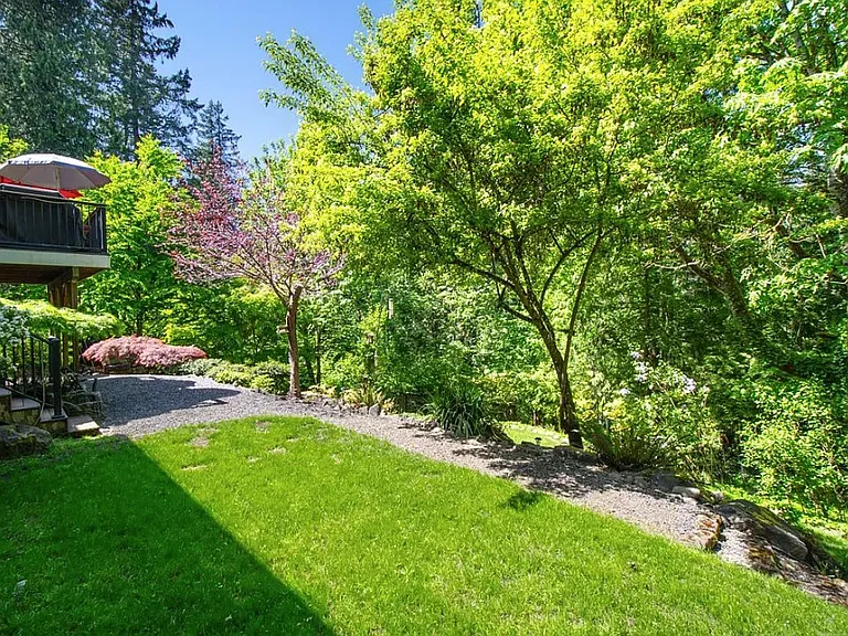 15812 NE 18th Ct — Photo 36
