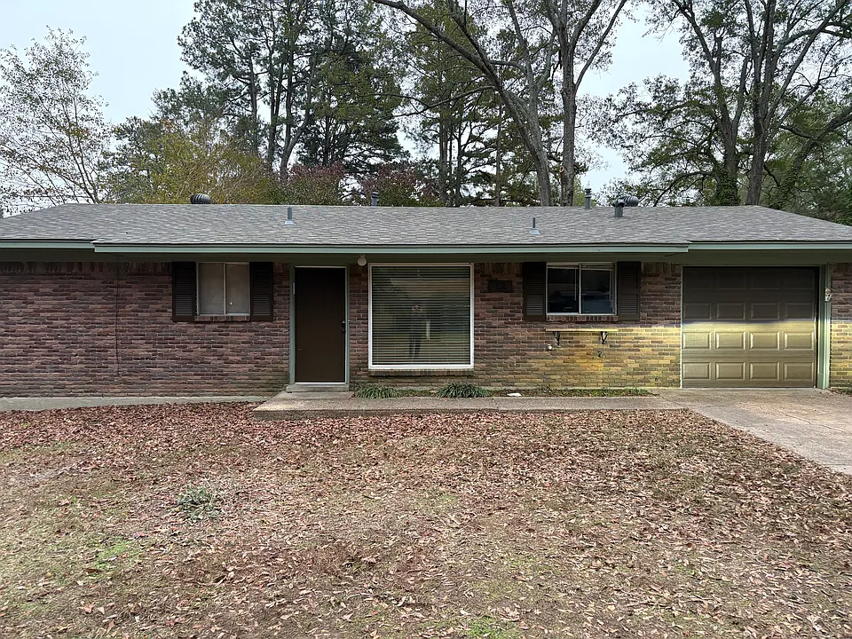 22 Wisteria Dr