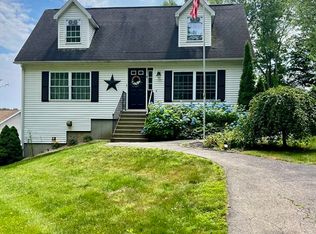 4 Brookstone Dr, Dudley, MA 01571