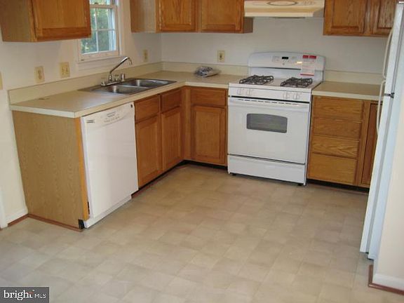 3rd image of 7817 Gum Springs Village Dr