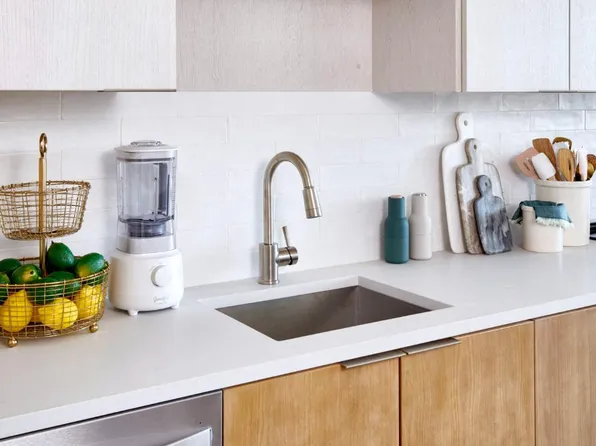 474 Warren Street image 8 of 27