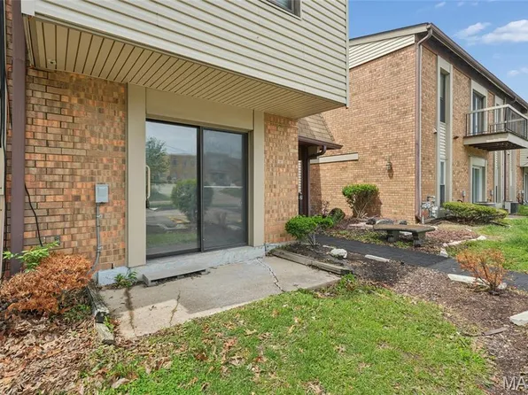 1279 Guelbreth Ln APT 207, Saint Louis, MO 63146