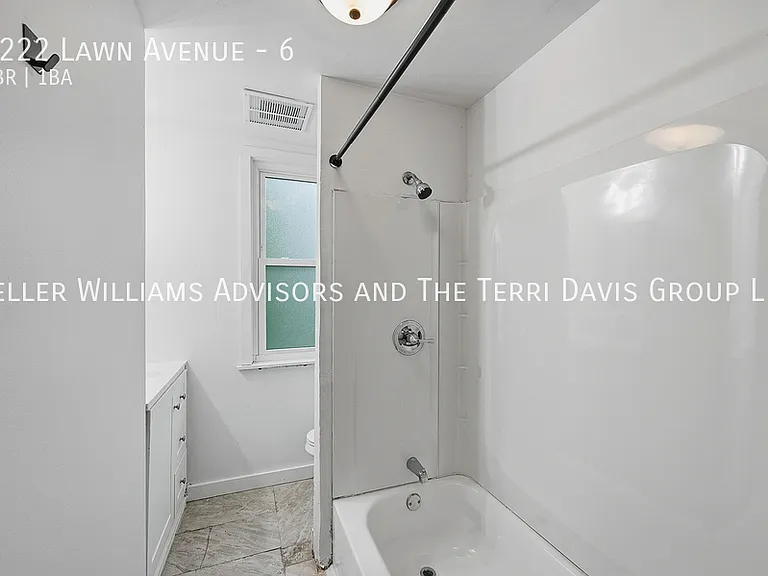 2222 Lawn Ave #6 — Photo 12