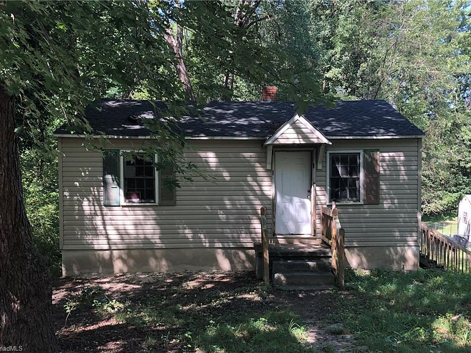 2nd image of 20 Circle Dr