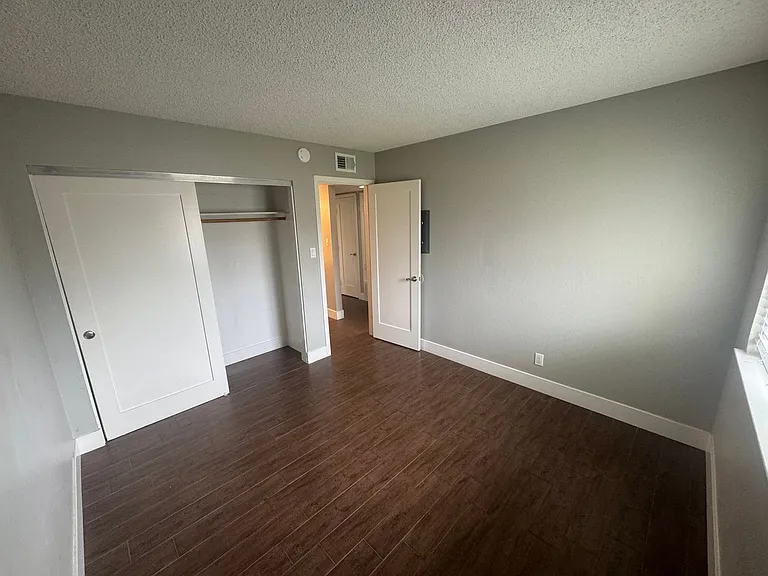 5619 42nd Street — Photo 16