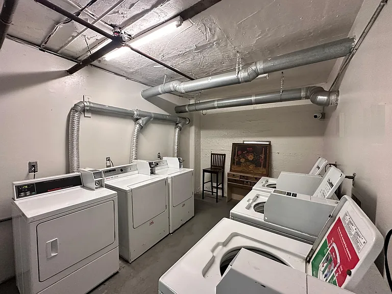 424 Jones Street — Photo 4
