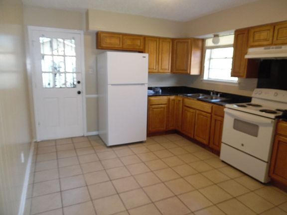 5th image of 8010-8012 Arcadia Ln