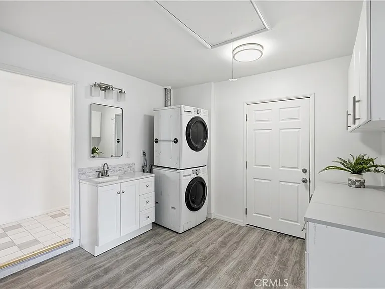 24420 Alliene Ave #3 — Photo 26