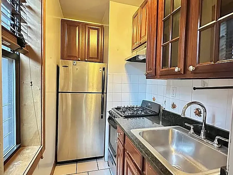 150 W 21st St #6R — Photo 6
