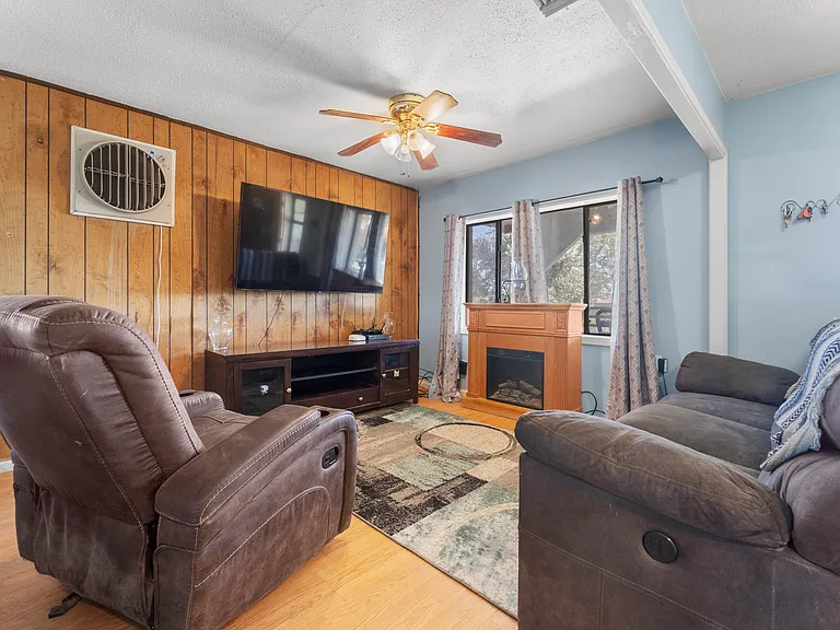 36769 Richards Ln — Photo 13