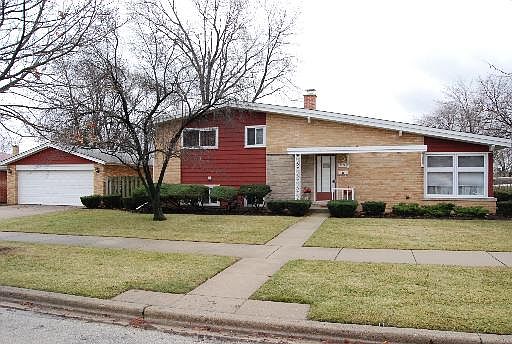 1st image of 8927 N Odell Ave