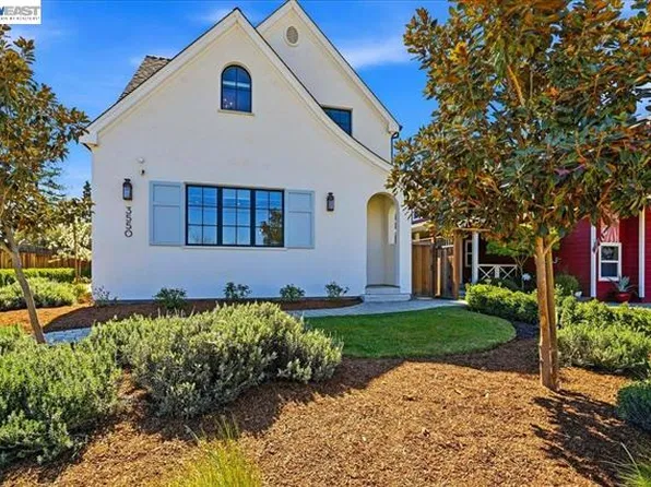 3550 Vine St, Pleasanton, CA 94566