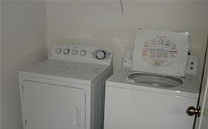 4th image of 614 NE 1st Pl