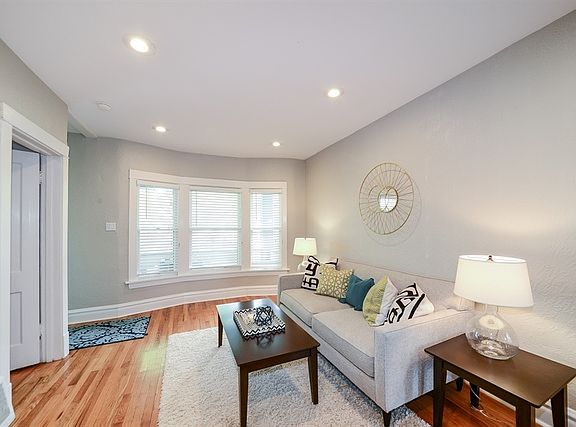 3rd image of 1014 S Elmwood Ave