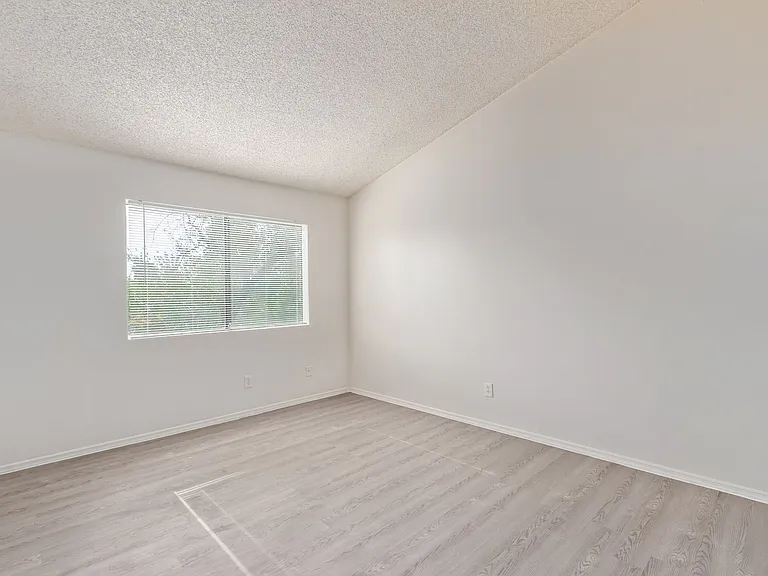 7211 N 54th Ave — Photo 52