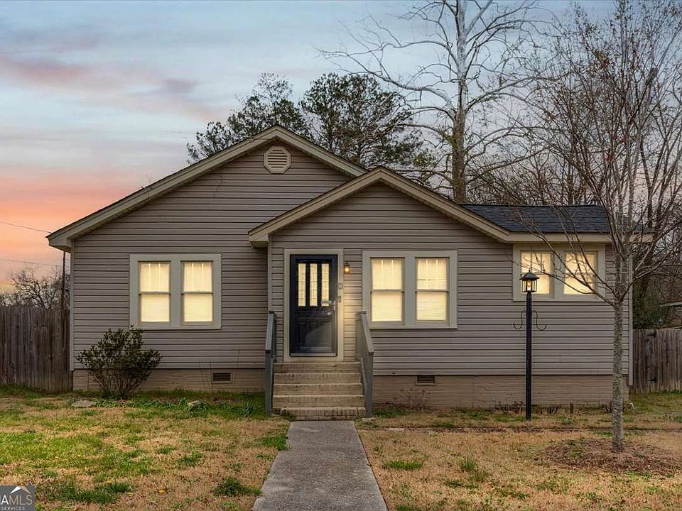 1st image of 202 Gordon St