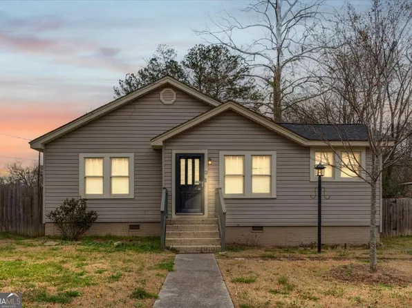 202 Gordon St, Rockmart, GA 30153