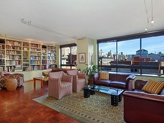 2nd image of 225 W 83rd St #7DE