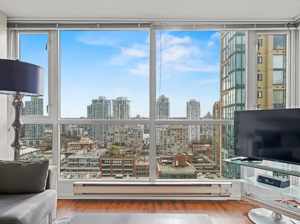 1188 Richards St #1607, Vancouver, BC V6B 3E6