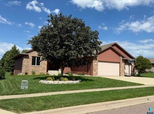 4321 S Buttercup Trl, Sioux Falls, SD 57110