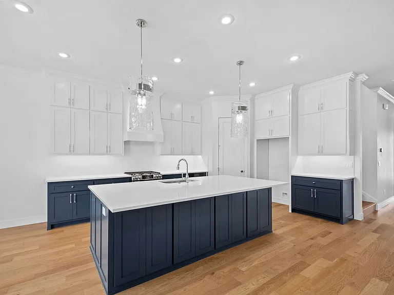 6465 Courtland Ave — Photo 4