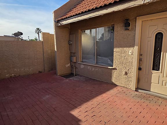 2nd image of 7305 N 43rd Ln