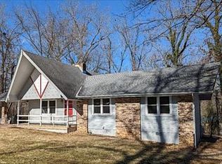 15 N Ontario Dr, Cherokee Village, AR 72529
