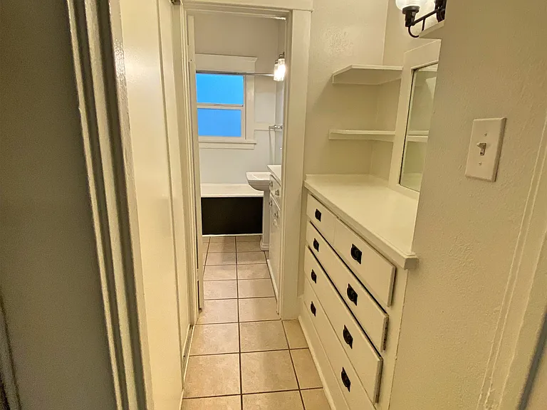 242 Gaviota Ave — Photo 4
