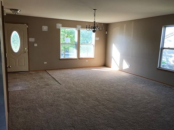 3rd image of 3222 Kenilworth Ln