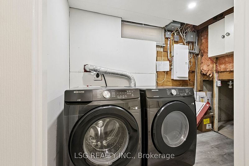 Kitchener House for rent - 2 Bedrooms — photo 17