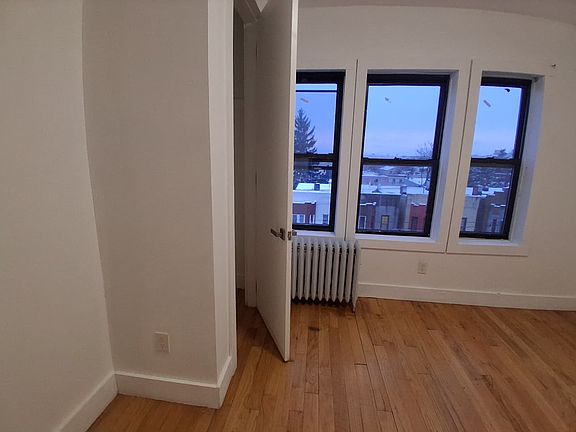 5th image of 204-06 60th St #25D