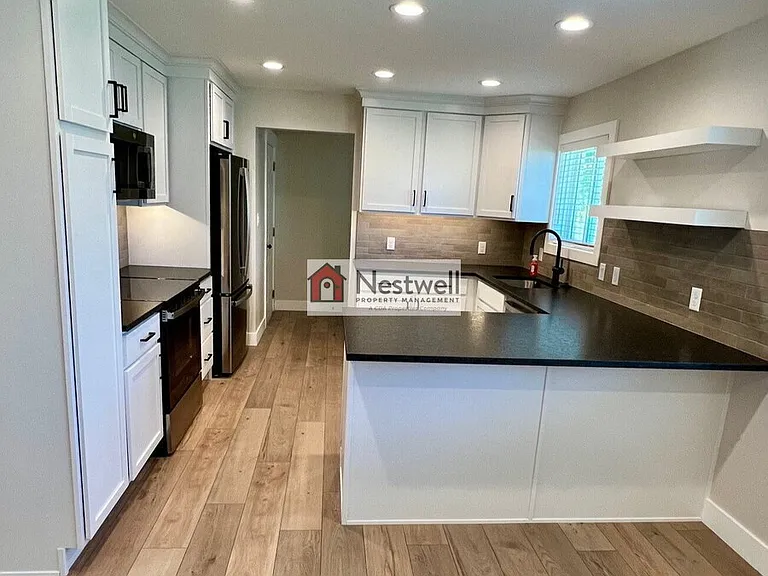 10234 S Vilas Dr — Photo 3