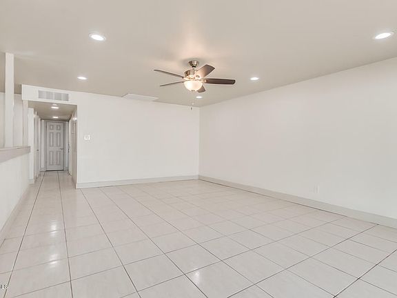 5th image of 3112 N 43rd Dr
