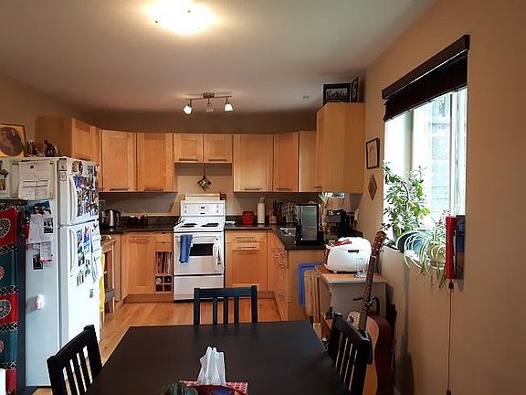 2nd image of 312 11th St #1