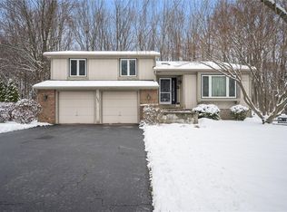 127 Larkwood Dr, Rochester, NY 14626