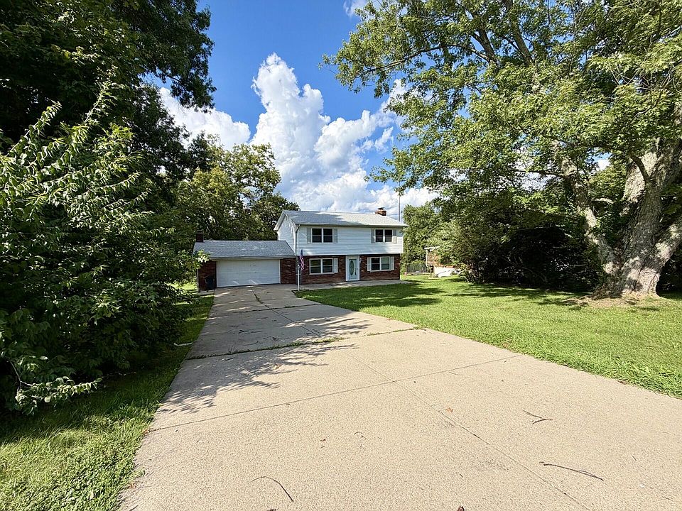 1st image of 2016 Mapletree Ln