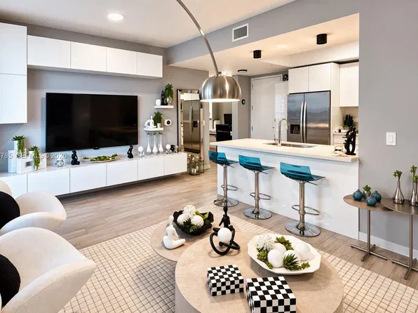 999 SW 1st Ave APT 2215, Miami, FL 33130
