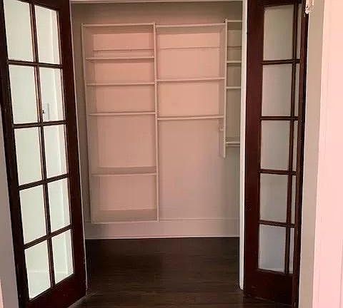 5th image of 4443 Pershing Ave #1E