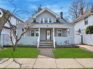8 Duryea Pl, Hempstead, NY 11550