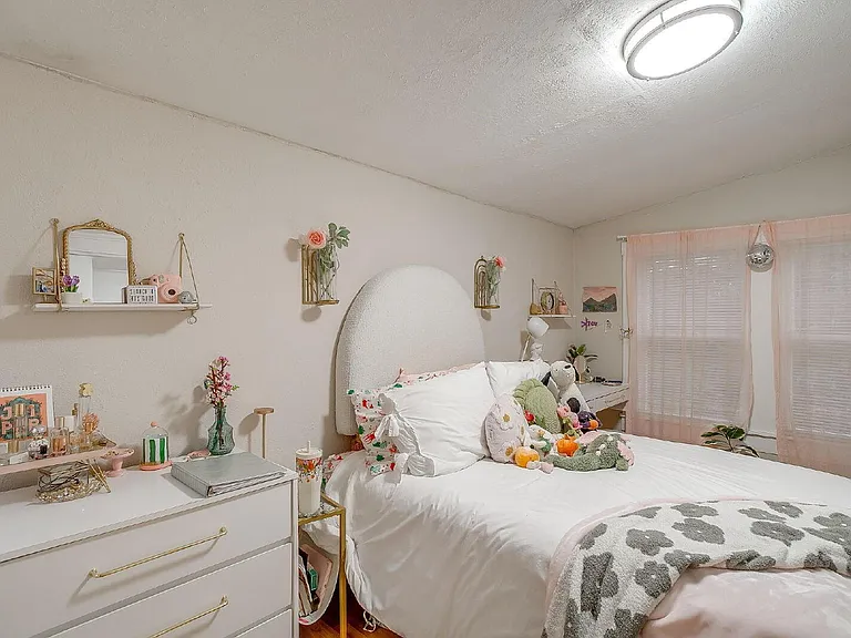 2544 S University Dr — Photo 12