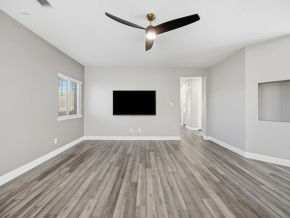 5th image of 701 Presidio St