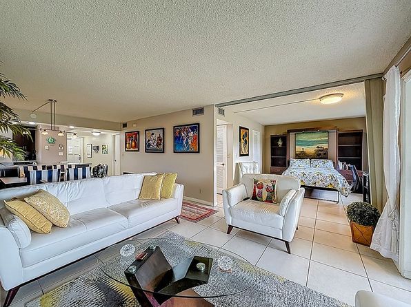 9411 N Hollybrook Lake Dr APT 304