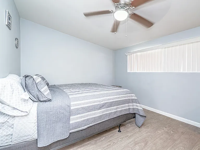 924 W Walnut Ave — Photo 20