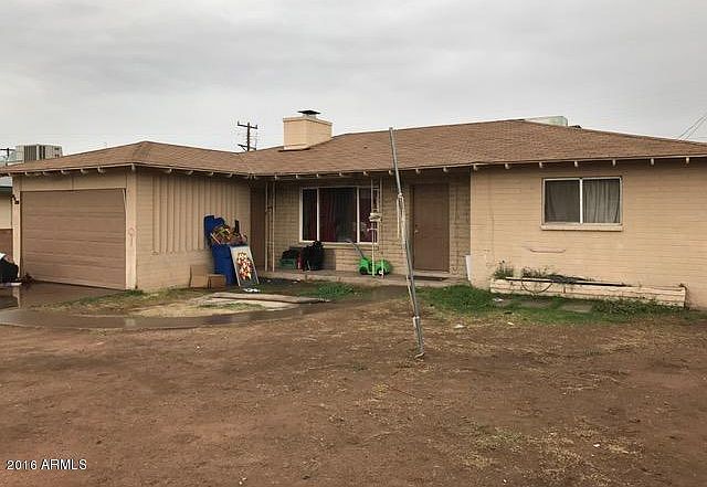 1st image of 832 E 4th Pl