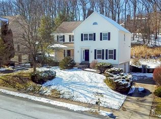 311 Heather Hill Dr, Gibsonia, PA