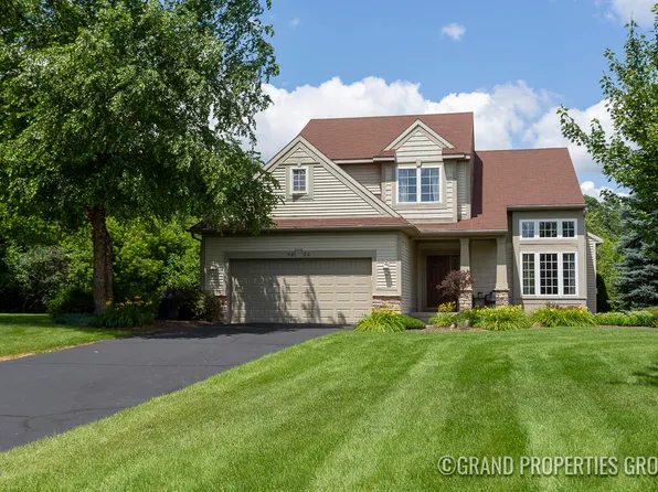 5820 Fieldstone Ridge Dr NE, Rockford, MI 49341