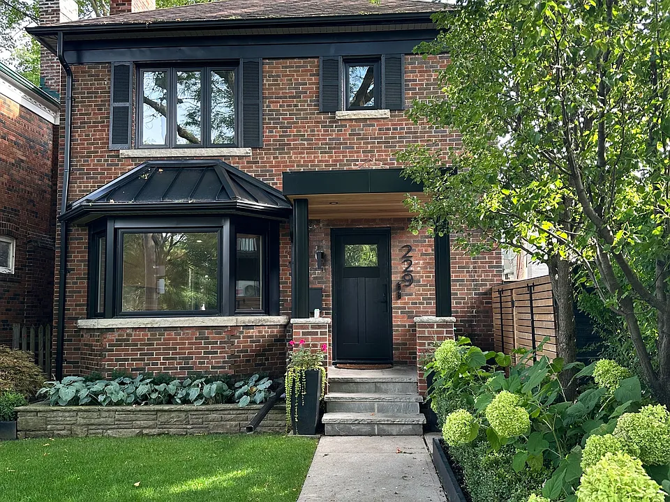229 Manor Rd E #2
