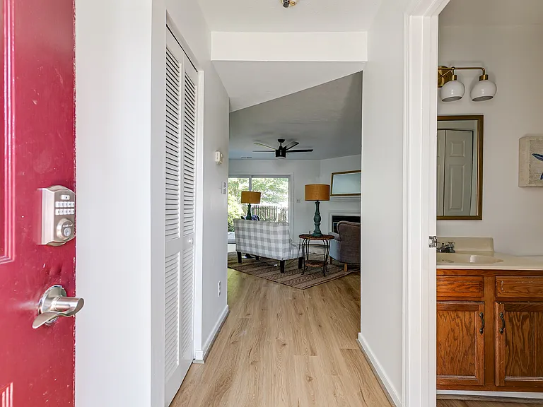 7826 Fitzgerald Ct — Photo 5
